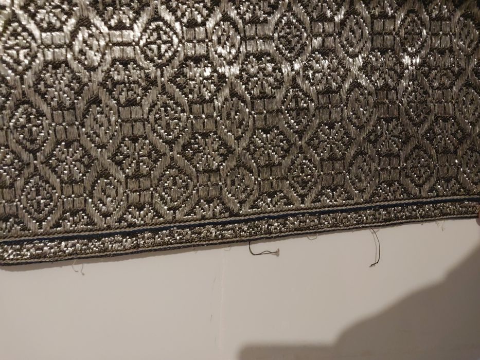 catrinta veche traditionala cu fir metalic