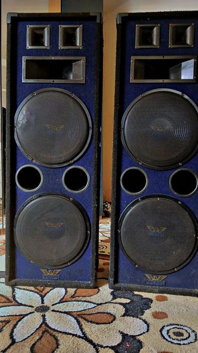 Vând 2 boxe și un mixer pasiv