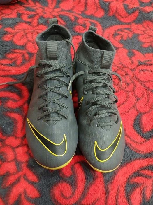 Ghete de fotbal Nike