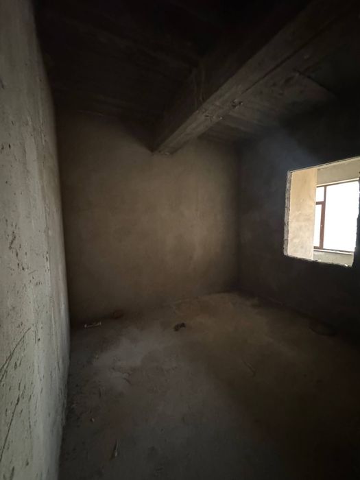 2 xonalik uy sotiladi