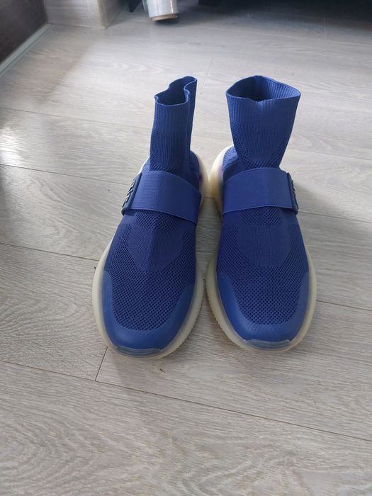 Vand adidasi philipp plein