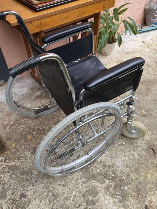 Инвалидна количка степенки