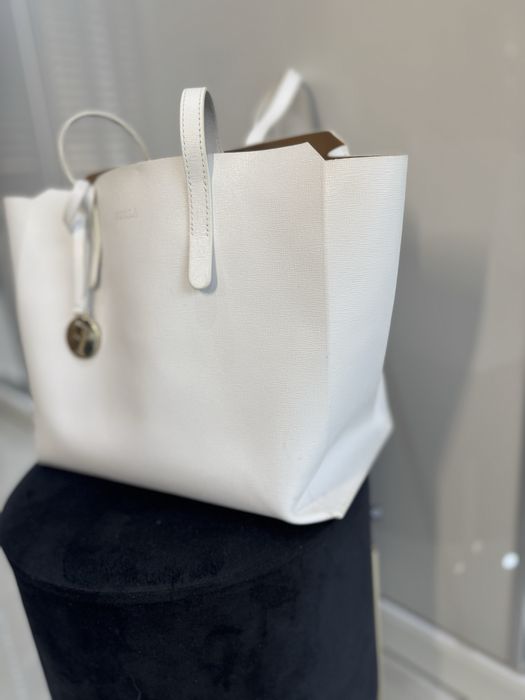 Чанта на “FURLA”