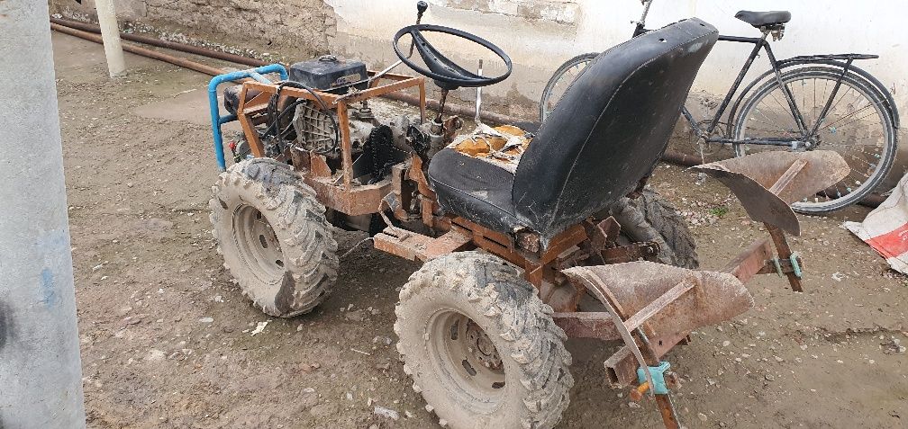 Mini traktor 4×4