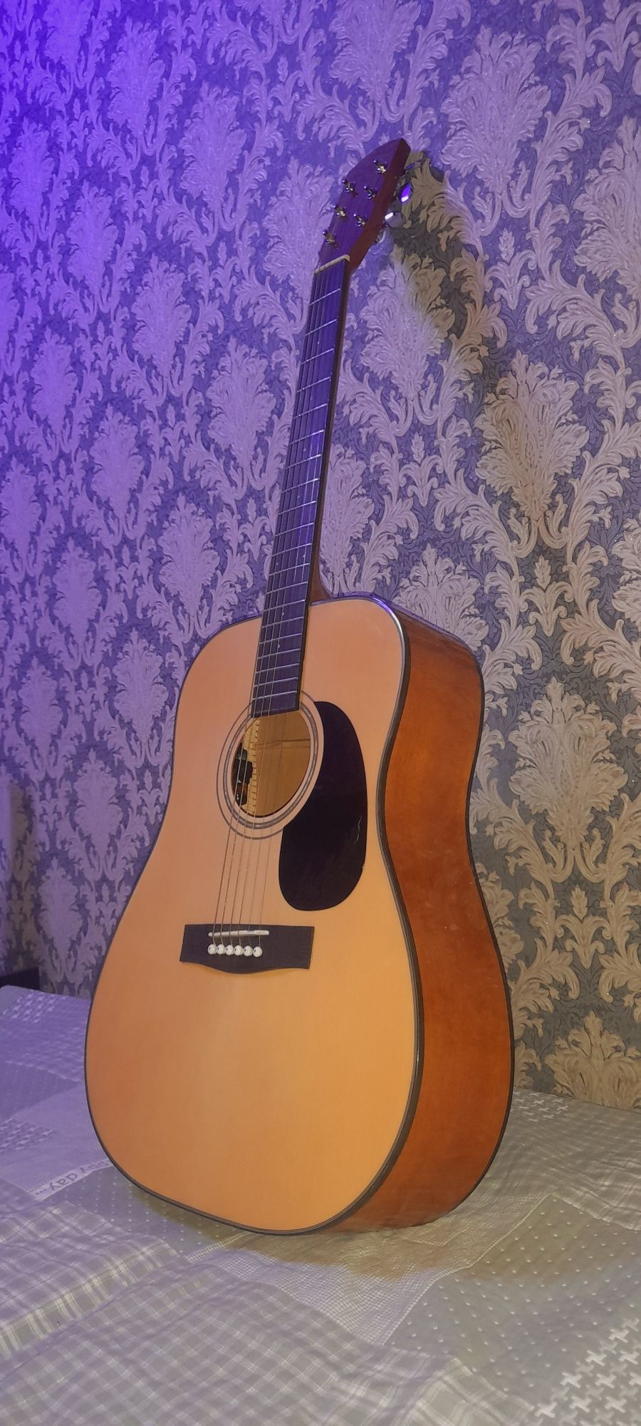Gitara holati zo'r fender kompaniyasining arginal cd60 gitarari