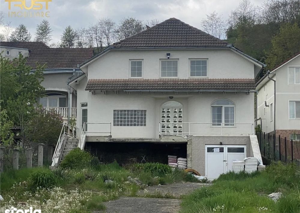 De Inchiriat Casa plus 10 arii teren / Centura Bistrita