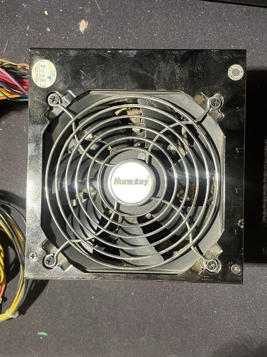 Блок питания Huntkey на 550w