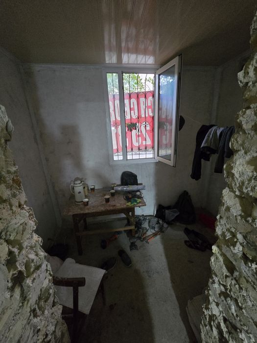 Акфа б/у 90×140  300сум и Решётка 200сум Чиланзар-13 Фархадский базар