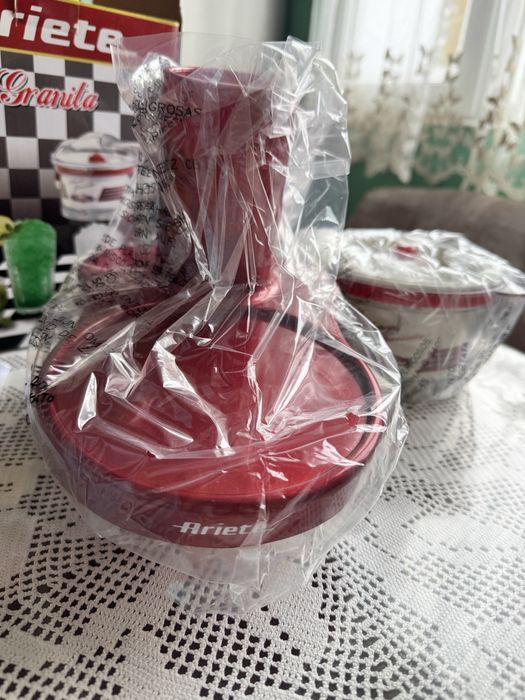 Машина за скрежина PARTY TIME (ледотрошачка)