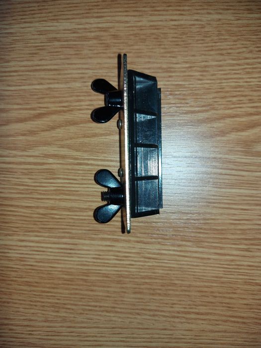 Suport ajutator pentru fixarea cutitului de la gealau pt a fi ascutit