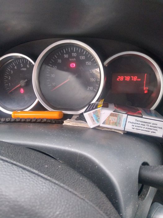 Продавам Дачия Лоджи