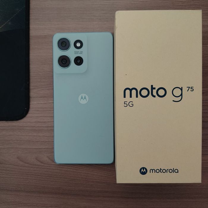 Продам Motorola g75, 8/256 g на гарантии.