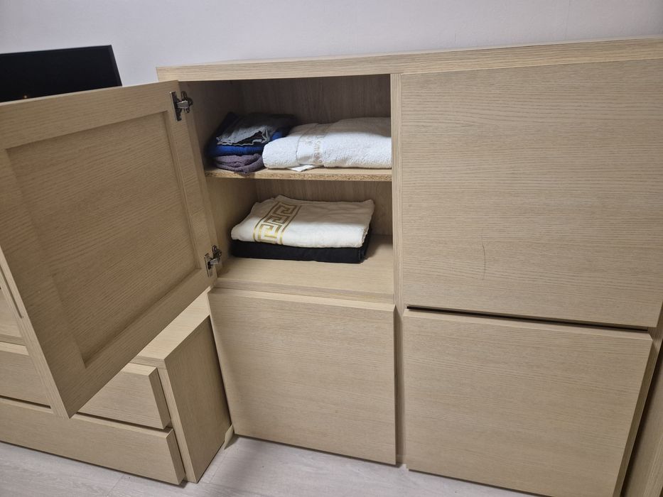 Общо 200лв - Масивни ТВ шкаф, скрин, маса и етажерка