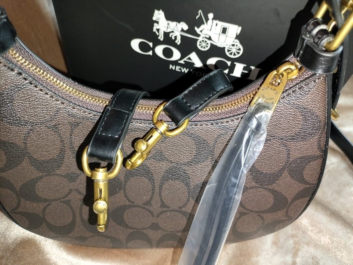 Кожаная сумка через плечо  COACH