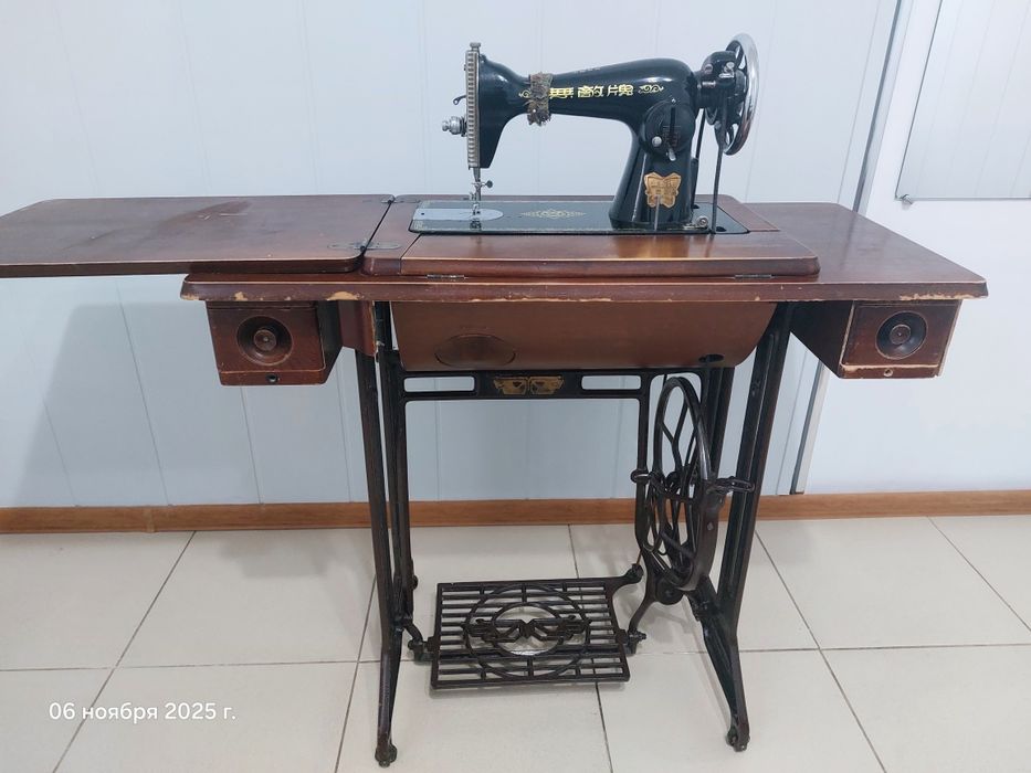 Продам швейную машинку