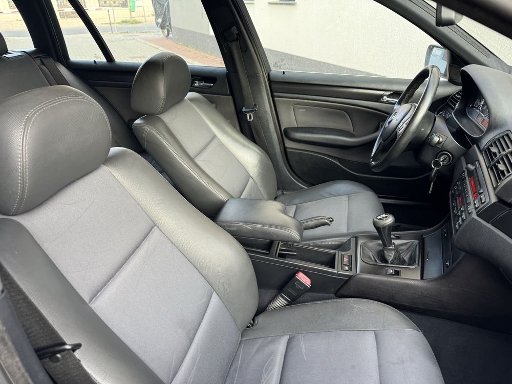 BMW Seria 3 318i