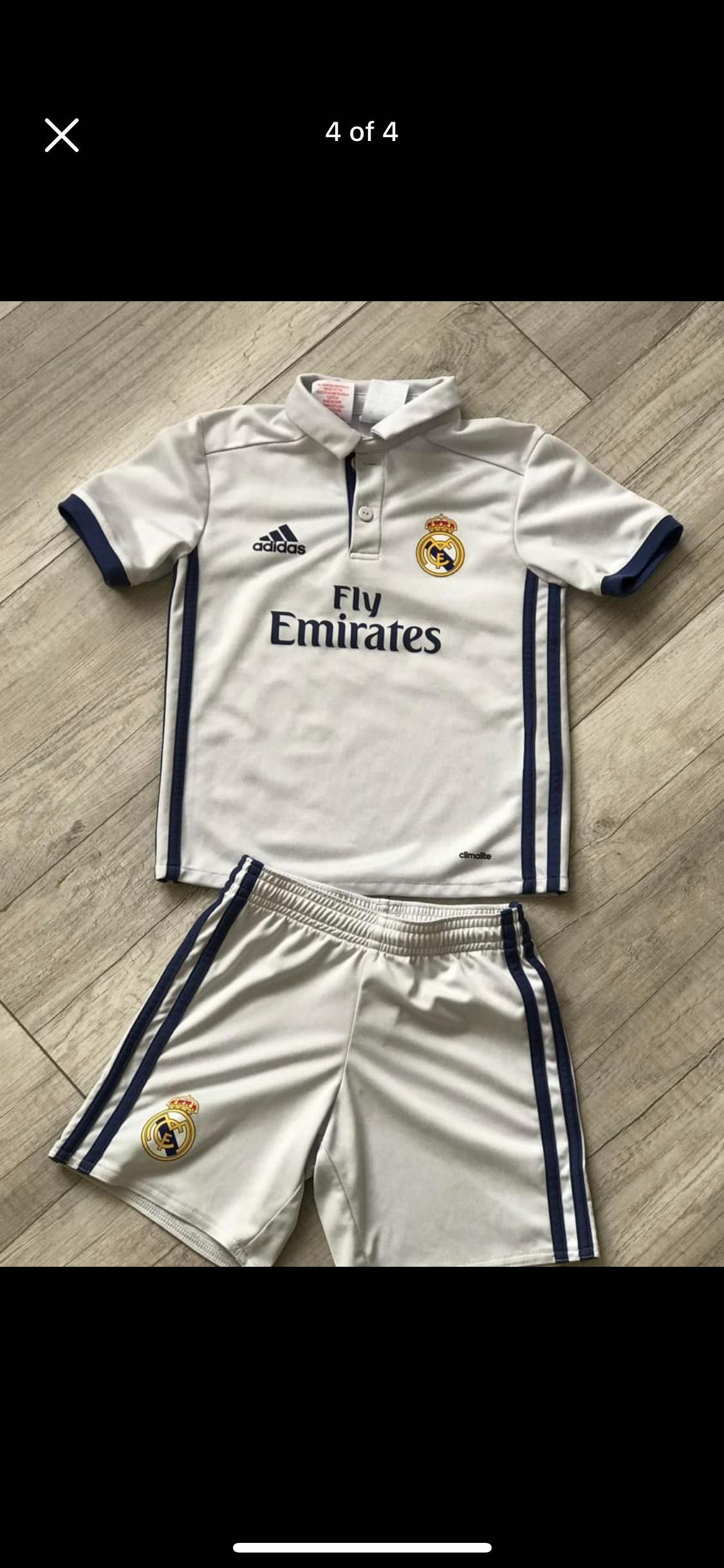 Детски екип на adidas