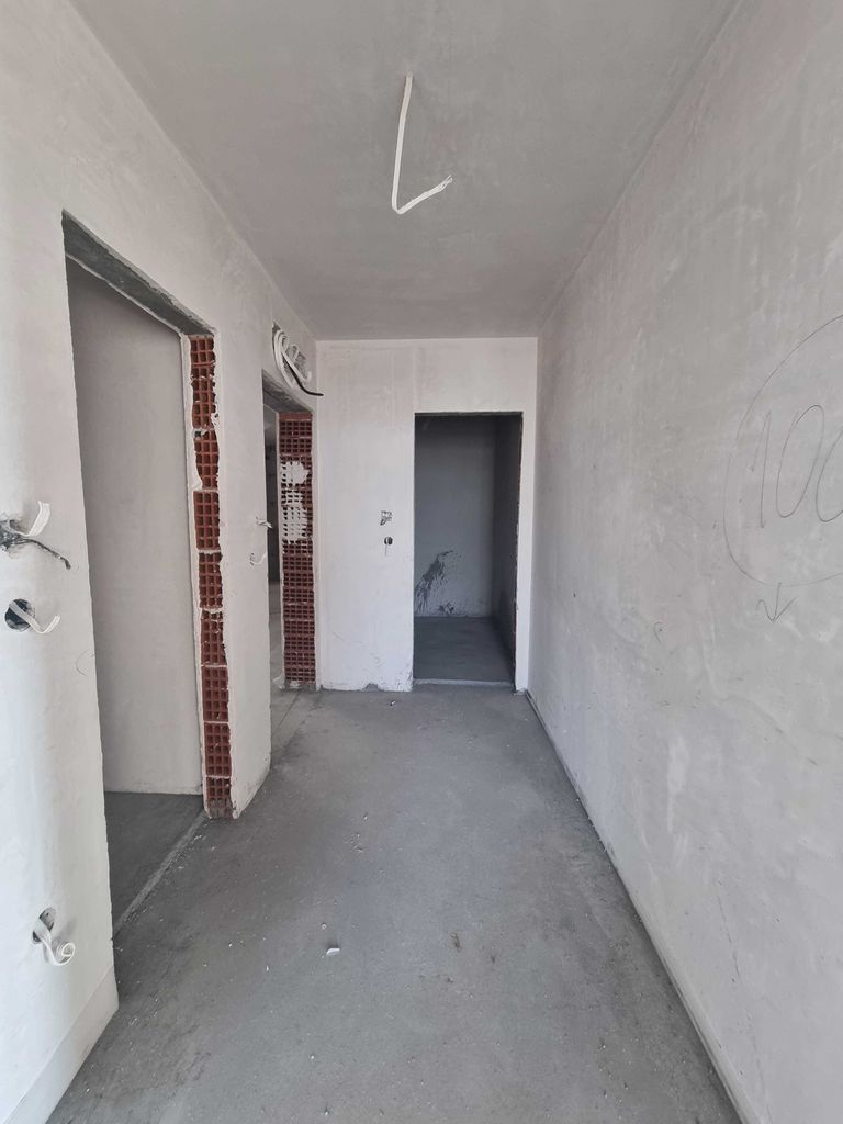Продава се Тристаен апартамент в Благоевград, Освобождение - 106 кв.м за 846 €/кв.м - Снимка #3
