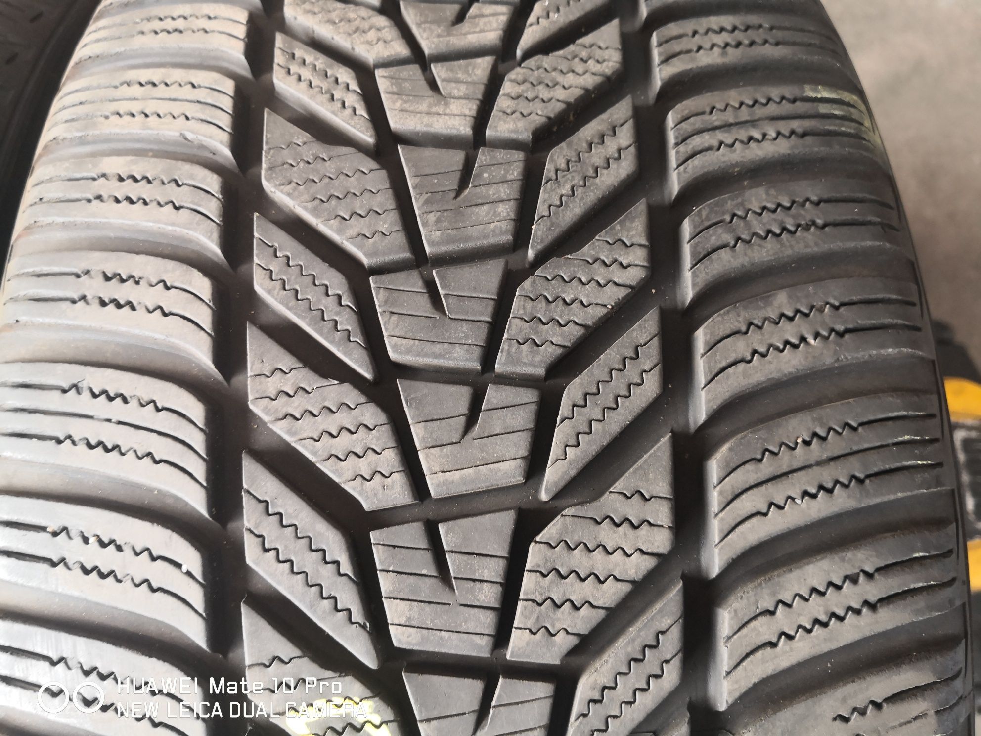 235 35 19 цола гуми като hankook dot 20
