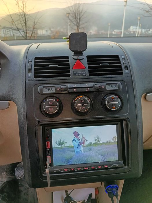 Mă vinde ,vrea mai nouă