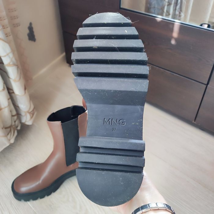 Продавам нови боти Mango