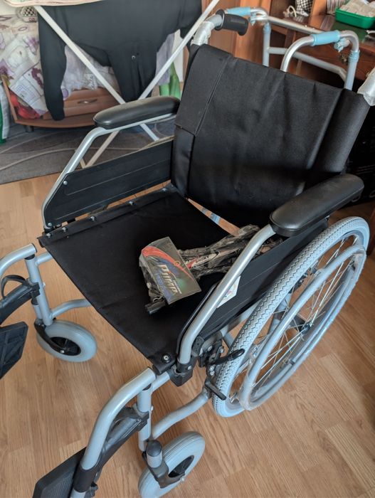 Инвалидная коляска, прогулочная