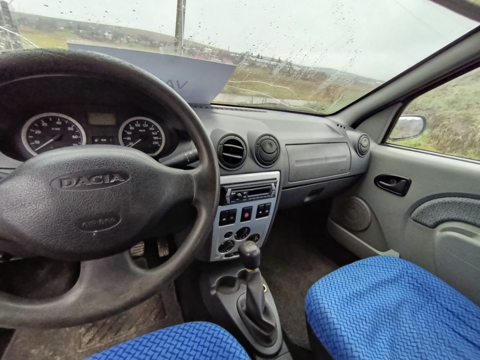 Vând Dacia Logan in stare de funcționare