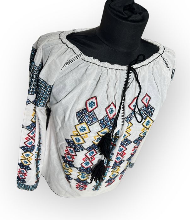 Ie traditională cusută manual NOUĂ marimea M/ L