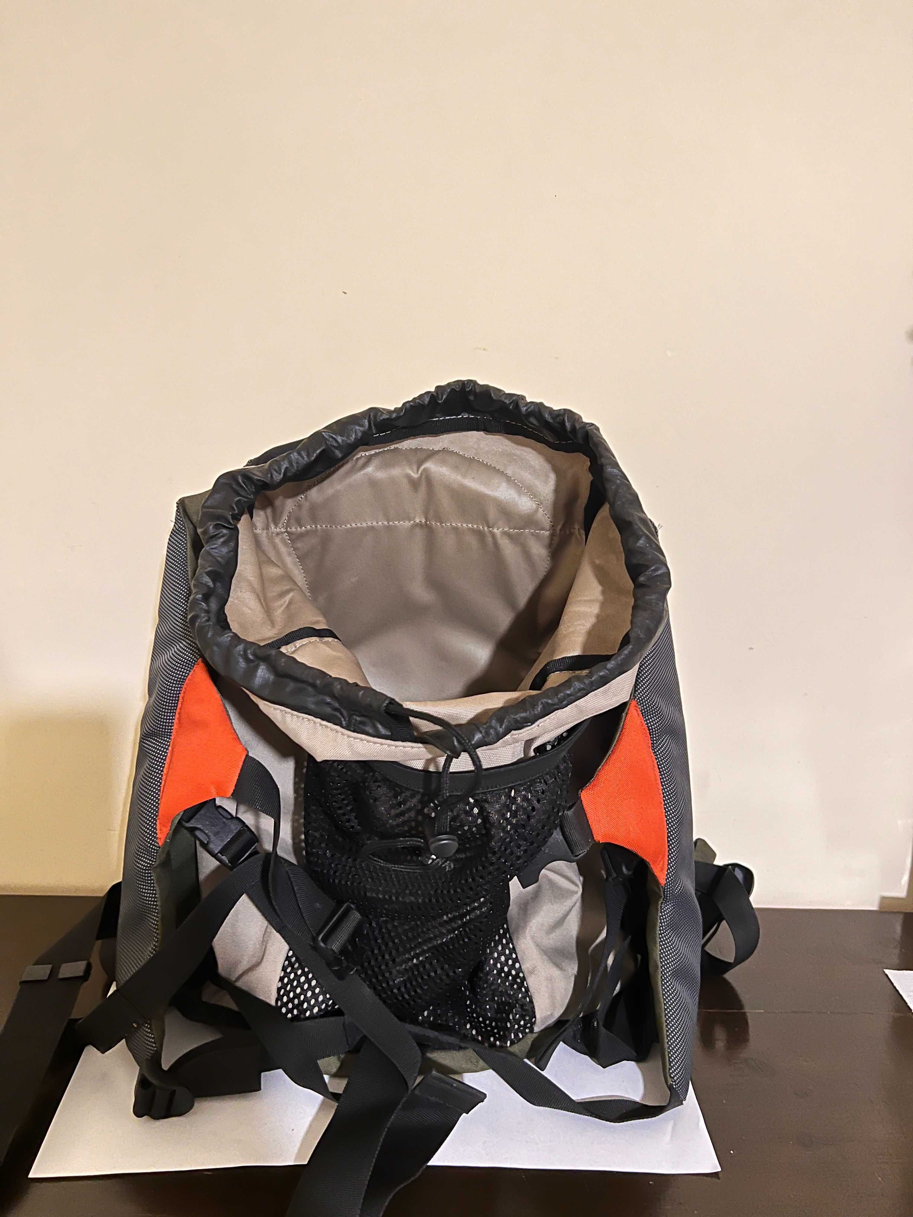 Deuter туристическа раница
