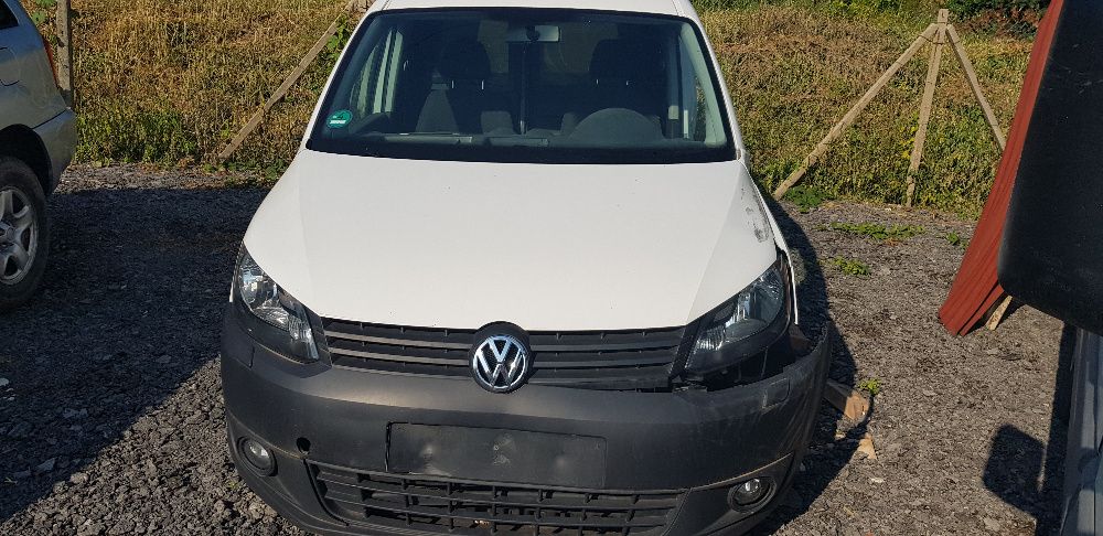 Продавам VW Caddy 1.6 TDI/102 коня, 06.2014г. на части