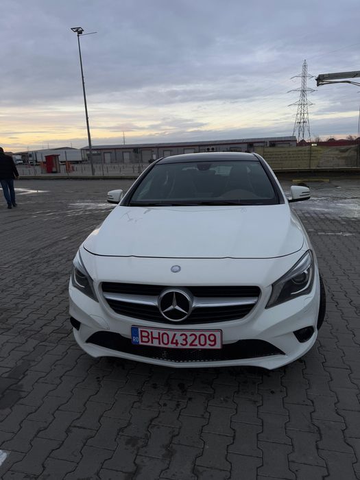 Vând Mercedes CLA 1.6 benzina