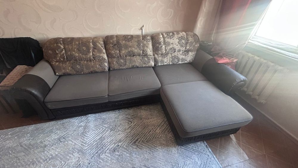Диван продам бывший в употреблении