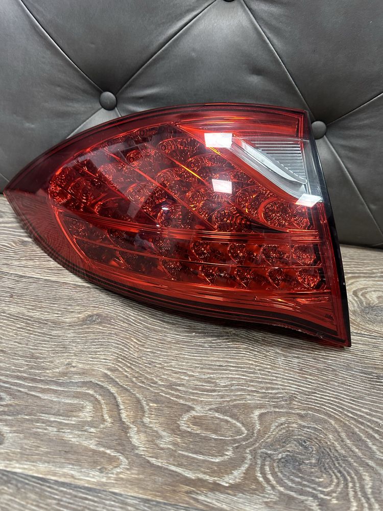 Posche Cayenne 7p стоп заден ляв