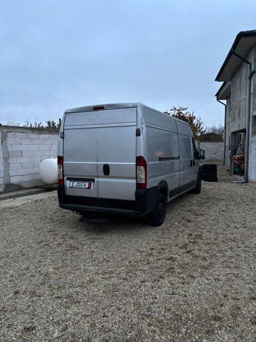 Vând urgent Peugeot boxer 3.0 diesel  plus  15 perechi cauciucuri