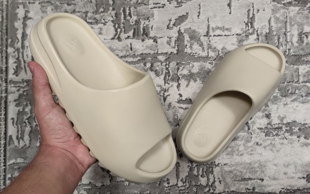 Yeezy Slides, 42 EUR