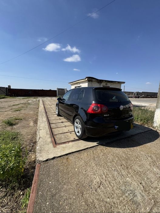 Vând Volkwagen Golf 5