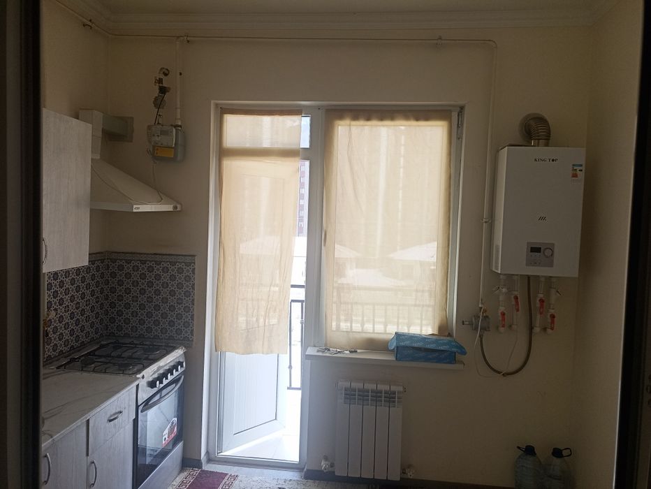 Qorasuv 1 da Fayzmarketni qarshisidagi domda yangi ikki xonalik uy