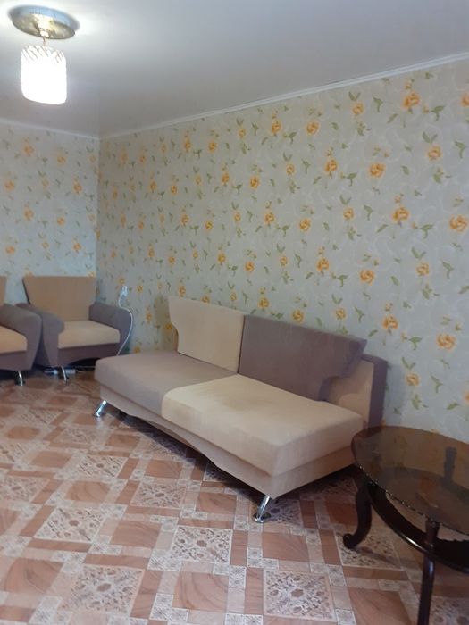 Продам двухкомнатную.