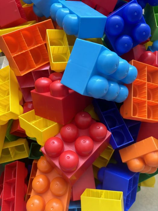 Конструктор 210 деталей