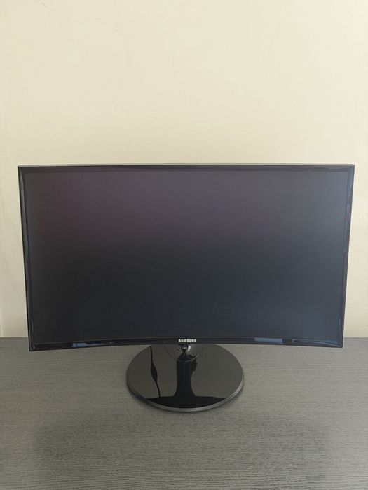Monitor curbat Samsung 27’’