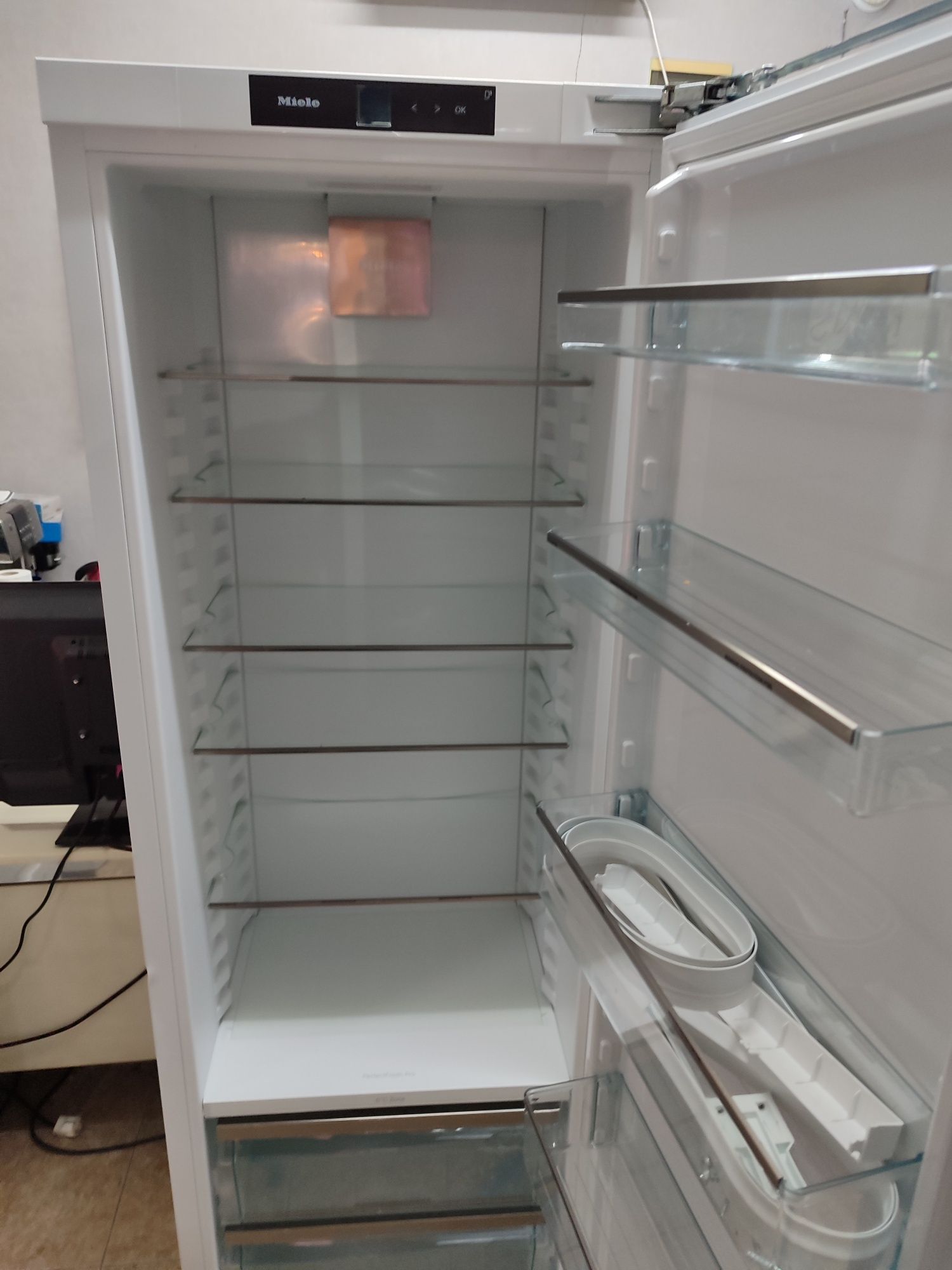 Хладилник за вграждане Miele K7743E