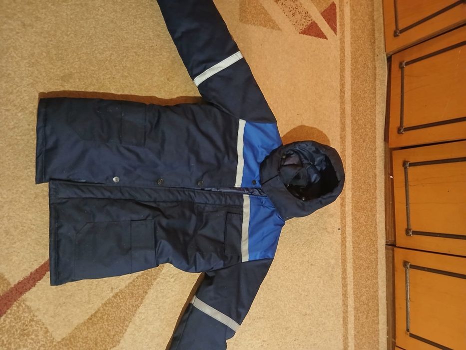 Продам зимнюю спец одежду. Штаны, куртка, сапоги. В отличном состоянии