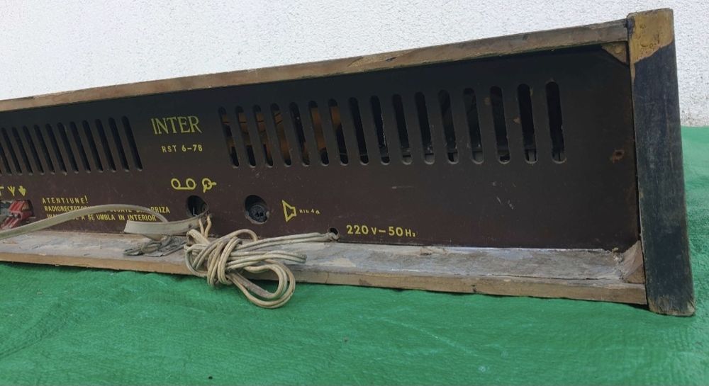 Vând Radio vechi Inter model RST 6-78 made Romania