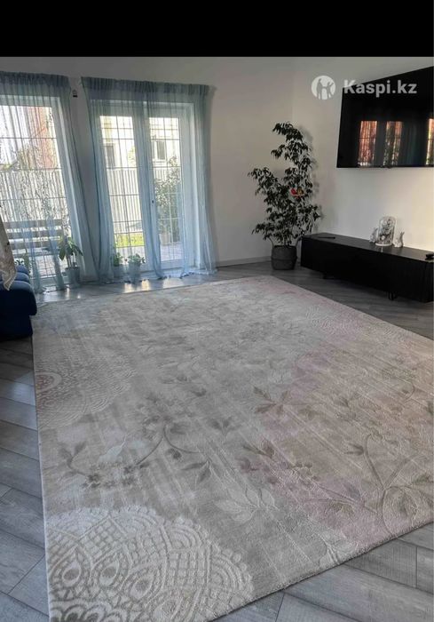 Продам ковер в хорошем состоянии