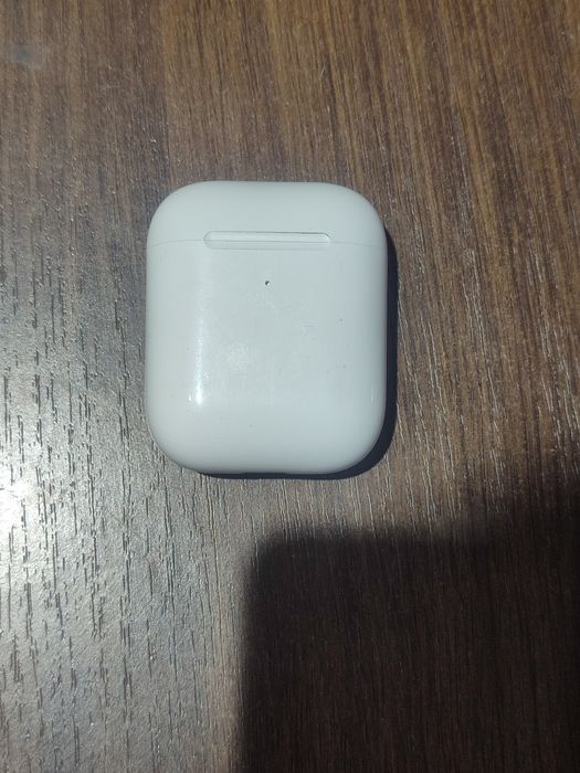 Продам airpods 2 (футляр)