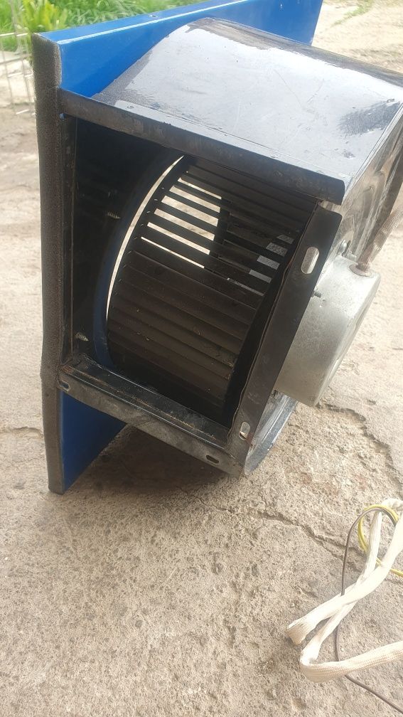 Ventilator industrial la 220v stare foarte bună de funcționare calitat