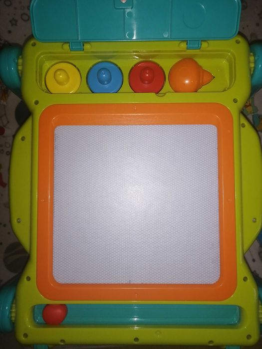 Premergator/masă de activități