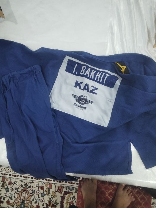 Бірінші кимоно жана