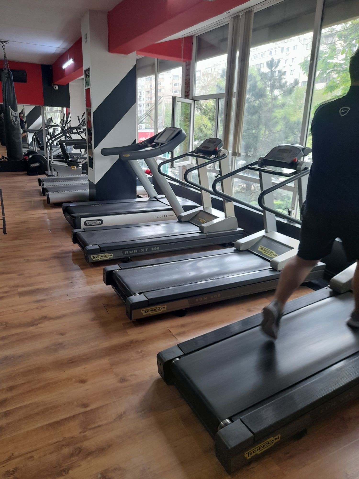 Vând aparate fitness