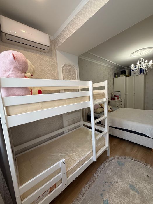 Продам детскую двухьярустную кровать